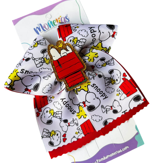 Moño Casita Snoopy Acrílico
